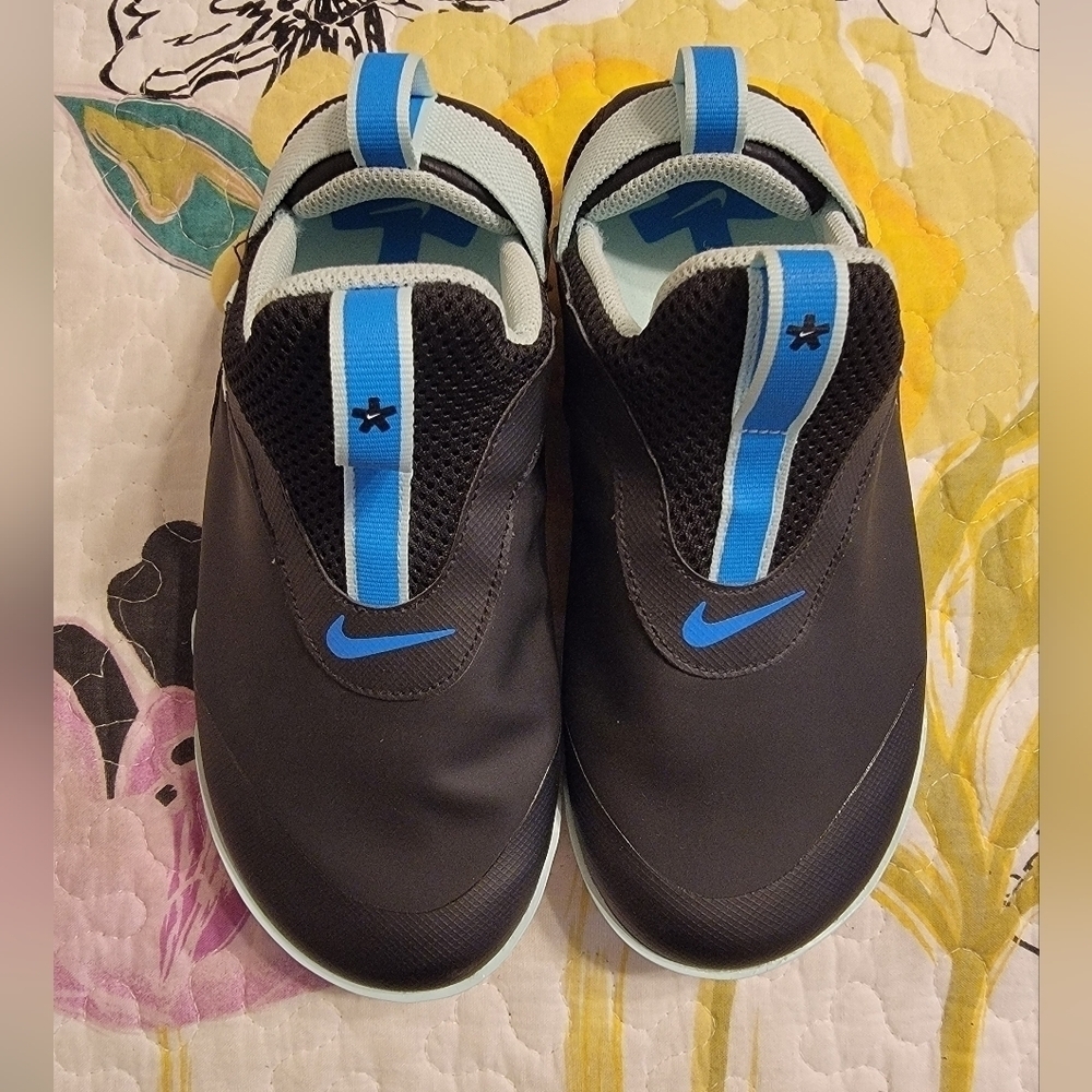 NWOT Nike Youth Zoom Pulse Size 4.5 Youth or Size 6 Ladies